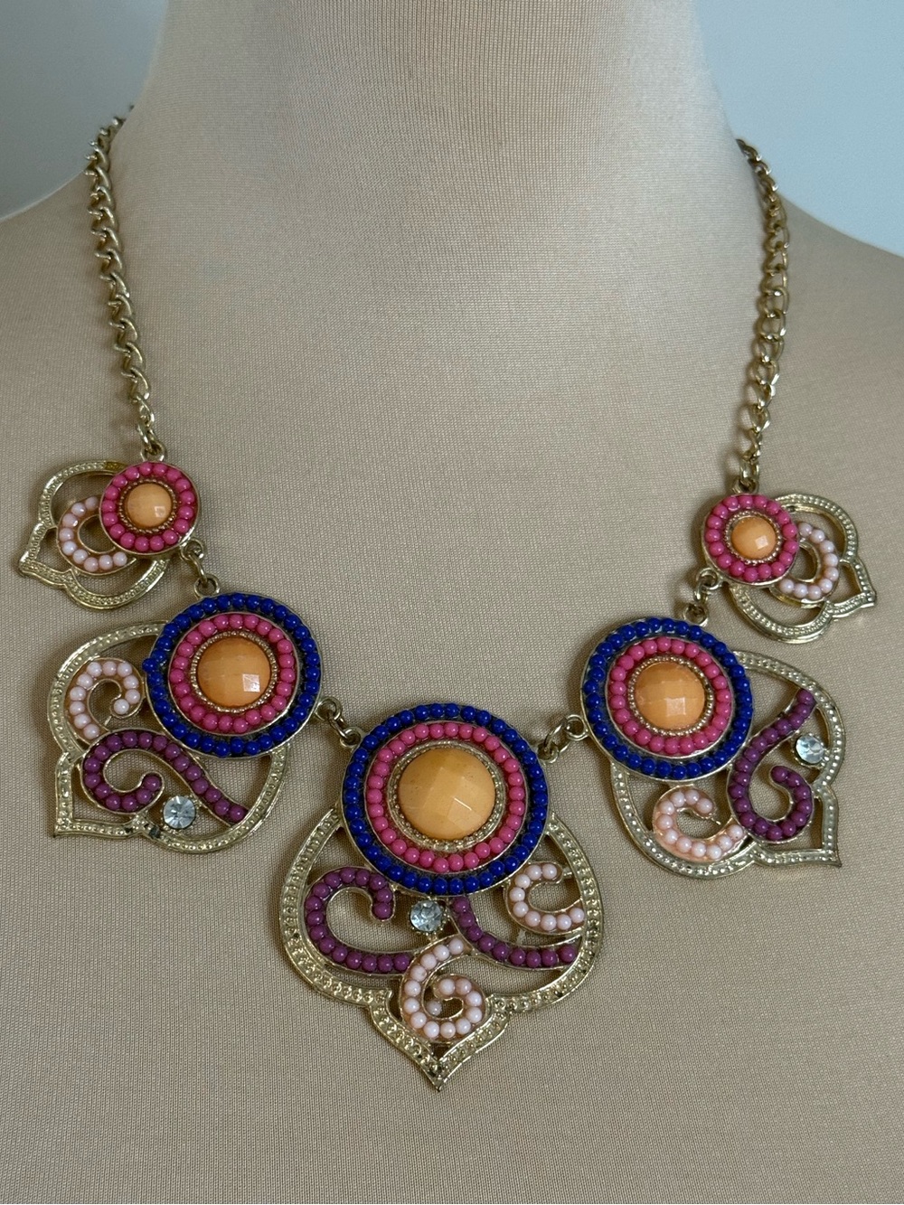 Asian inspired statement necklace & dangle earring set - Picture 4 of 10